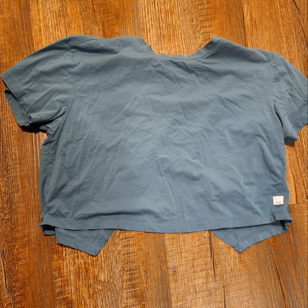 Vuori Crop Shoet Sleeve Top
